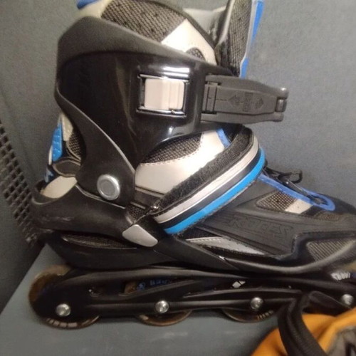 Roces S102 inline skates like new, size 42 with bag and knee protectors