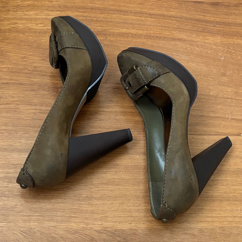 Nine West khaki leather pumps like new, size 39.5