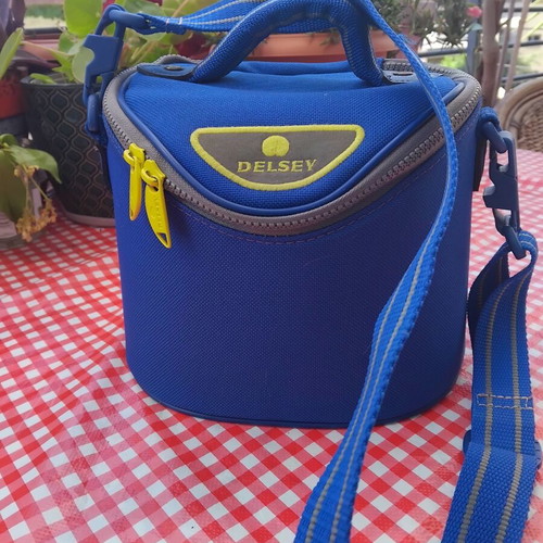 Delsey toiletry bag like new, blue and yellow