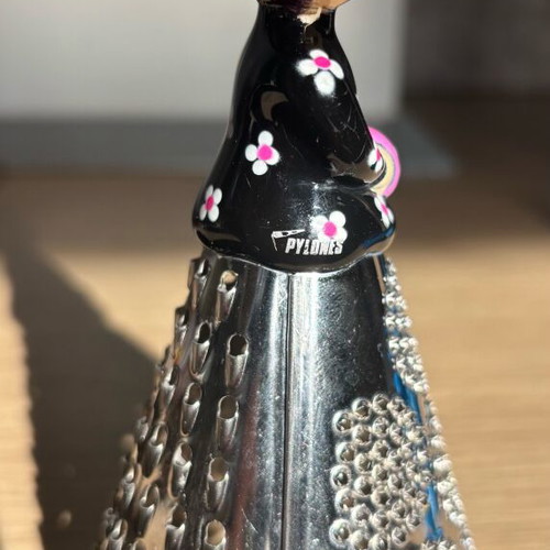 Pylones "Madame" Mini Grater used, collectible and decorative