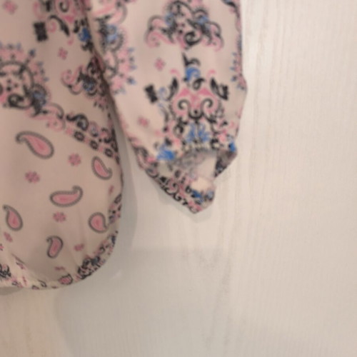 Susy Mix shirt used, pastel paisley pattern, size M