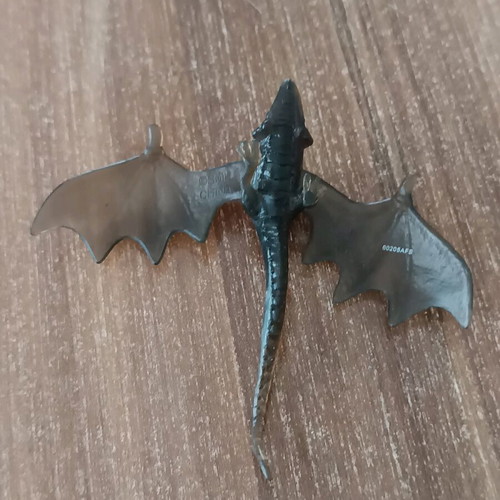 How to Train Your Dragon figure like new, length 8cm