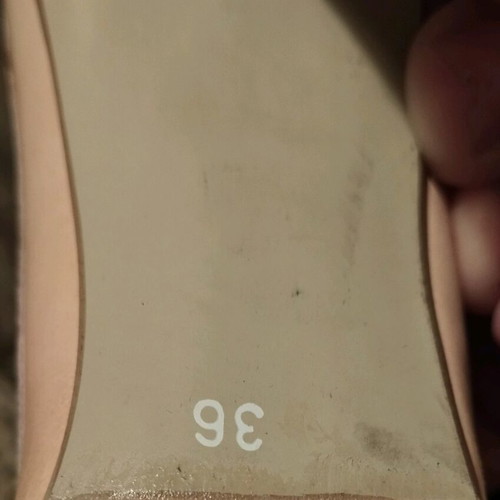 Vavoulas leather pumps used, size 36, 9.2 cm heel, beige