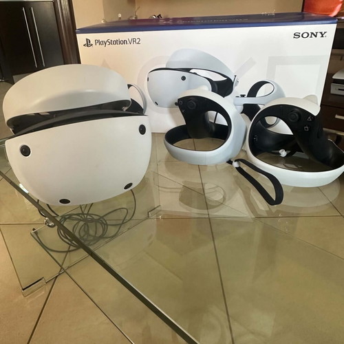 Sony PlayStation VR2 with 2 Sense controllers