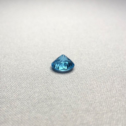 Blue Topaz natural, 3.1 carats, new