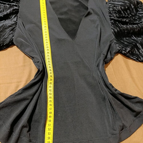 Top black with puff sleeves like new, one size