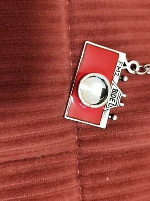 Necklace like new in silver and red color