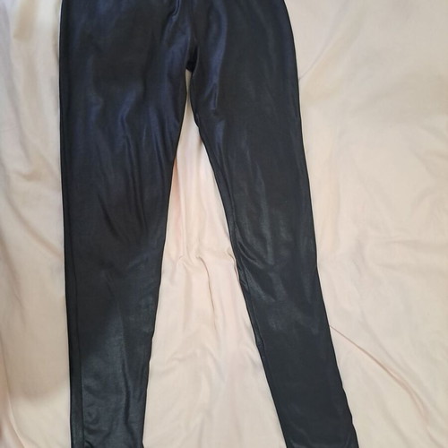 Leggings pack of 2 medium size, black, like new, Bershka and Active 21