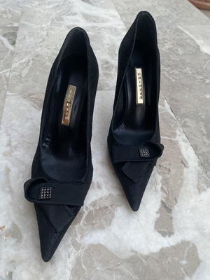 Pumps new leather with pointed toe, 9 cm heel, black