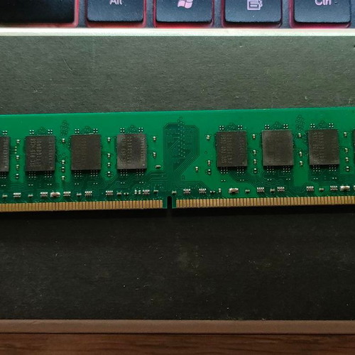 Samsung 2GB DDR2 PC2-6400U RAM memory like new
