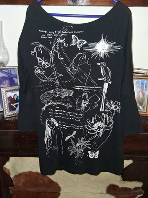 Women's long black and white blouse like new