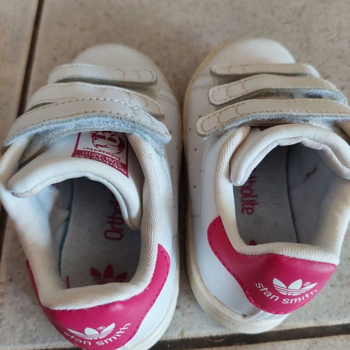 Adidas Stan Smith kids athletic shoes used, size 26, white