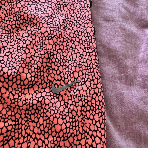 Nike athletic capri leggings new, coral fluo, size XS/S