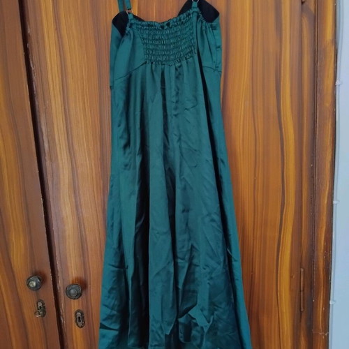 Emerald satin dress Marvel like new, size S-M