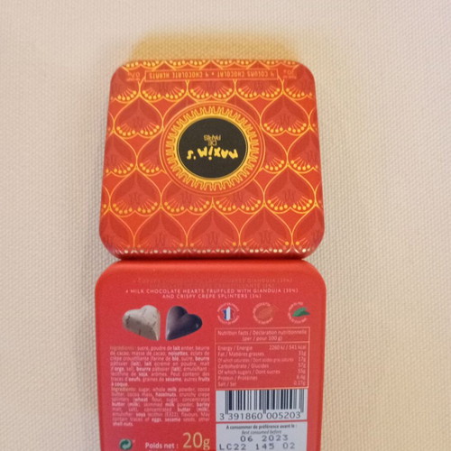 Maxim's Small Metal Case like new