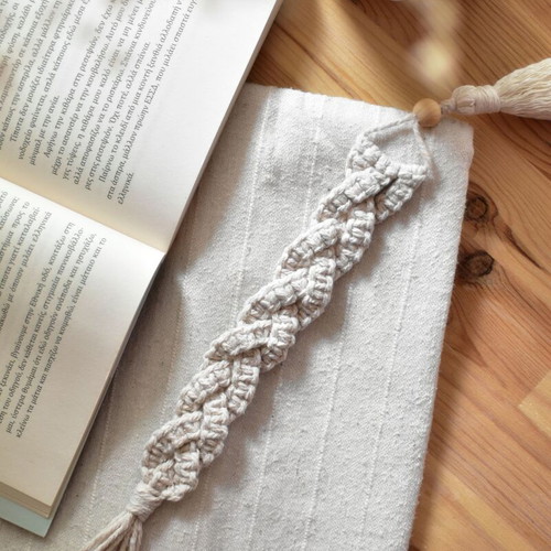 Handmade macrame bookmark new