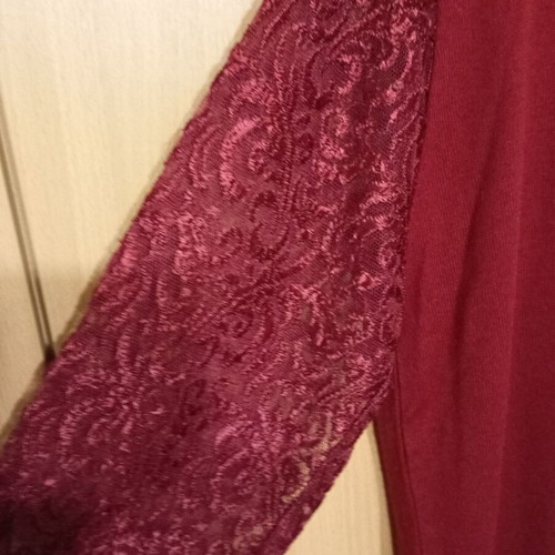 Vintage sweater size L like new, burgundy with unique design