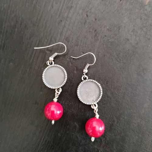 Bohem dangle earrings new with red bead and silver details