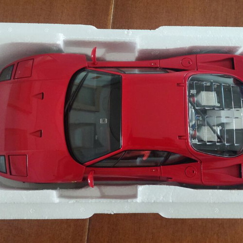 Kyosho Ferrari F40 1:18 scale new release like new