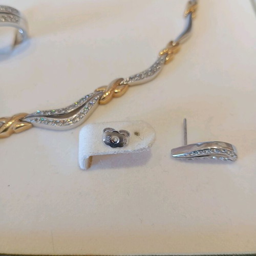 Fa Cad'oro jewelry set like new, gold and white gold with zircon stones