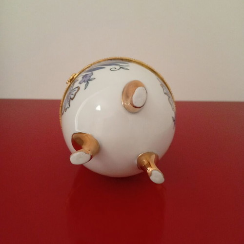 Large porcelain egg used, height 17cm