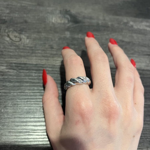Silver ring brand new in excellent condition