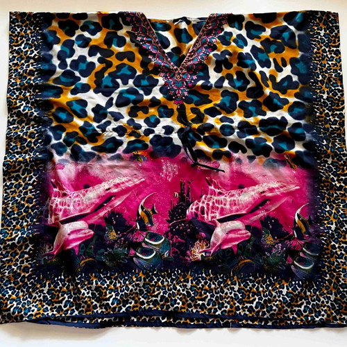 Kaftan boho with pink sharks like new