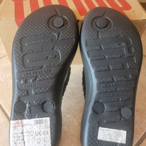 Fitflop iQushion Multi-Crystal Ergonomic Flip-Flops size 37, new, black