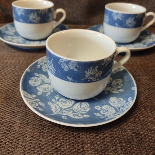 Ionia coffee cups set of 4, like new, porcelain