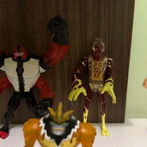 Ben10 figures set