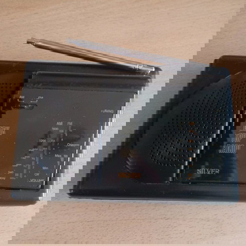 Φορητό ραδιοφωνάκι vintage Silver AM FM μεταχειρισμένο
