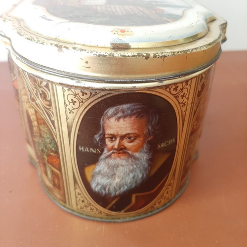Gottfried Wicklein vintage metal cookie tin with Nuremberg scenes