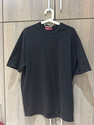 Gucci T-shirt like new, men's medium, black
