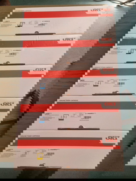 Γνήσια OKI toner για c822 καινούργια προσφορά