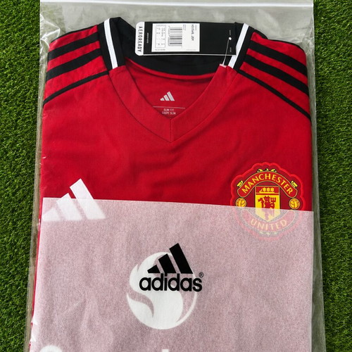 Manchester United 25/26 Jersey Medium new, red