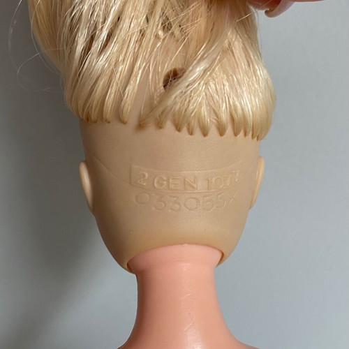 Vintage Sindy Pedigree doll used for repair or parts