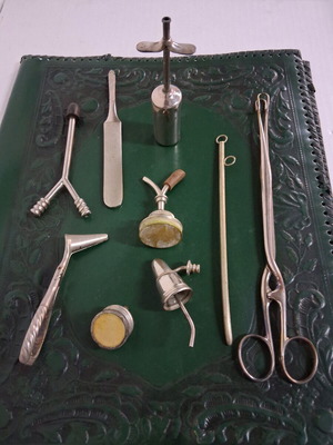 Medical tools used, pack of 9, interwar period