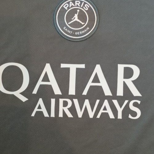 PSG sleeveless training top, size Medium