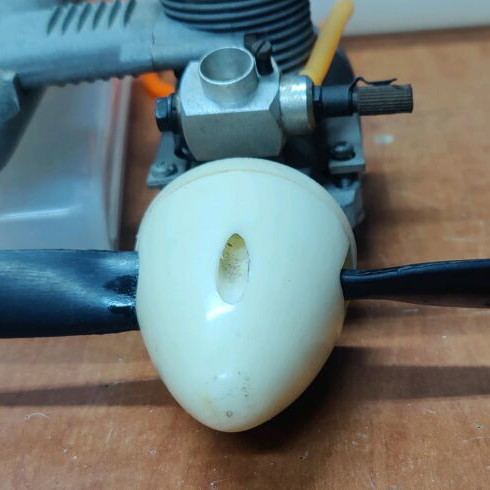 MDS 40 Model airplane engine new with RC carb and propellers