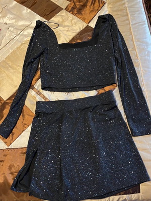 Set crop top and short skirt with slit, like new, dark blue with silver glitter