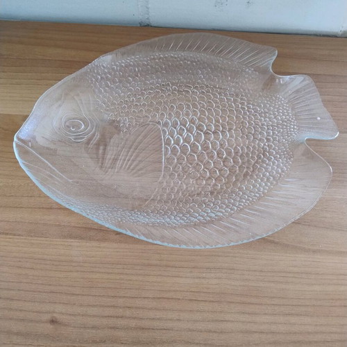 Large fish-shaped serving platter Arcoroc France like new