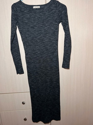 Long tight dress gray like new, long-sleeved