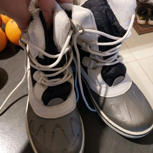 Pepperts snow boots used for girls size 35 white and blue
