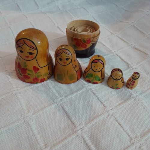Russian Babushka Dolls set of 5 hand-painted wood like new
