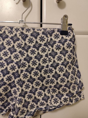 Bershka ψηλομέσο σορτσάκι XS 34 σαν καινούργιο