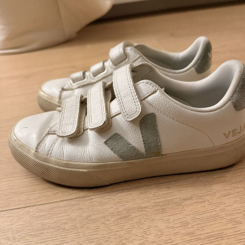 Veja sneakers size 38 used, white leather with pistachio suede logo