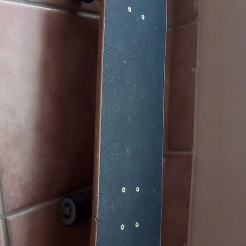 Skateboard Xspot used, dimensions 79x18.5x10 cm