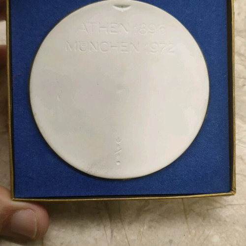 Porcelain Olympic Medal new, Pierre de Coubertin Munich 1972