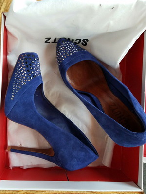 Schutz blue leather pumps size 39 like new, made in Brazil