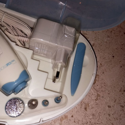 CiaTronic electric manicure and pedicure set with 9 attachments new